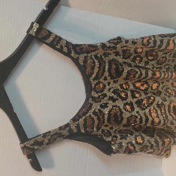 Leppard print sequence top. - Picture 3 of 8